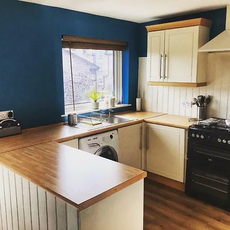 Spacious Four Bedroom Apartamento Kendal